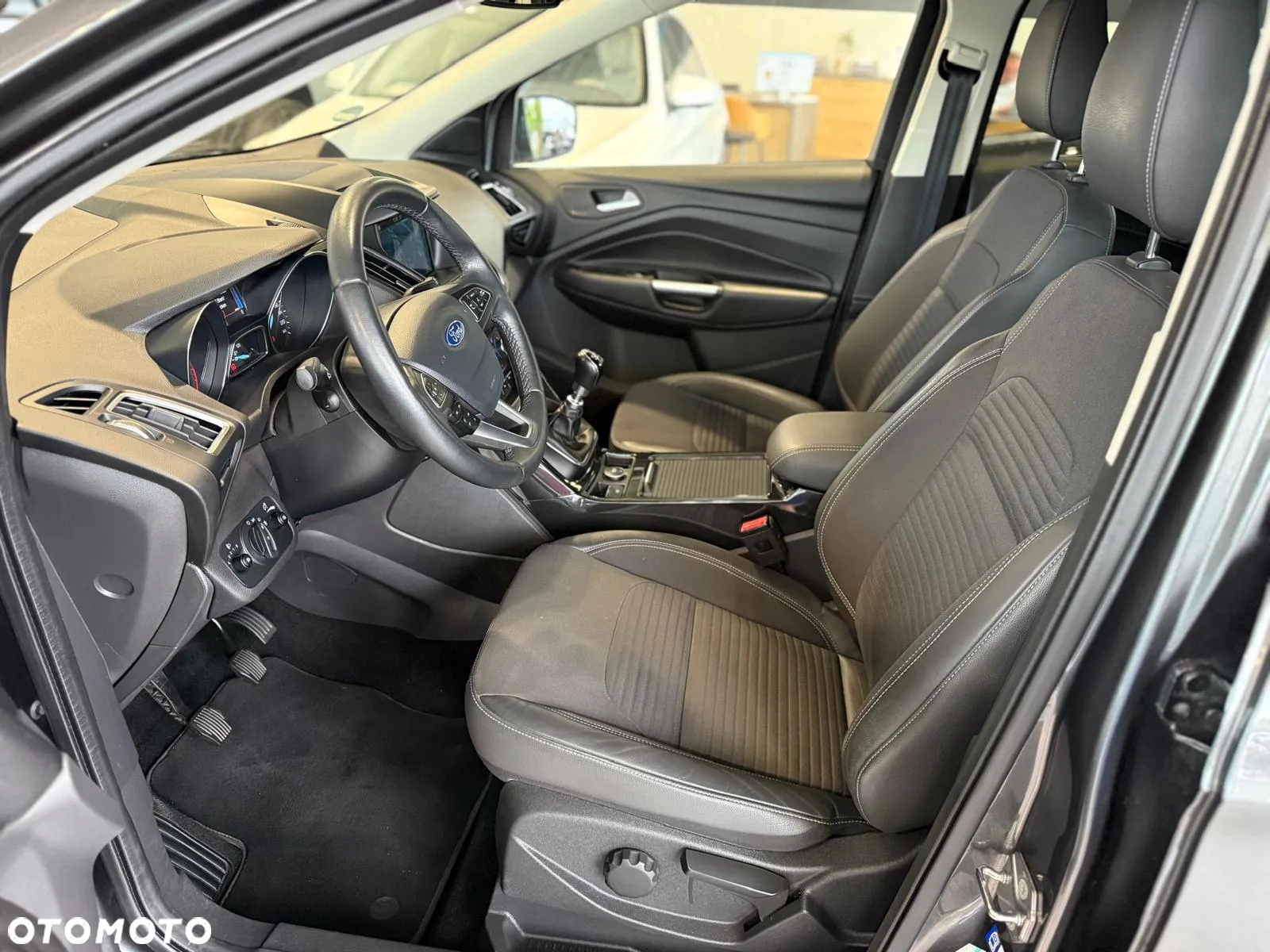 Ford Kuga 1.5 EcoBoost 2x4 SYNC - 6