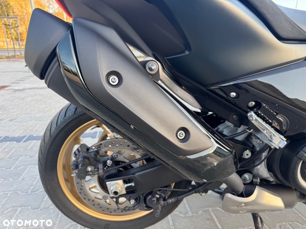 Yamaha Tmax - 26