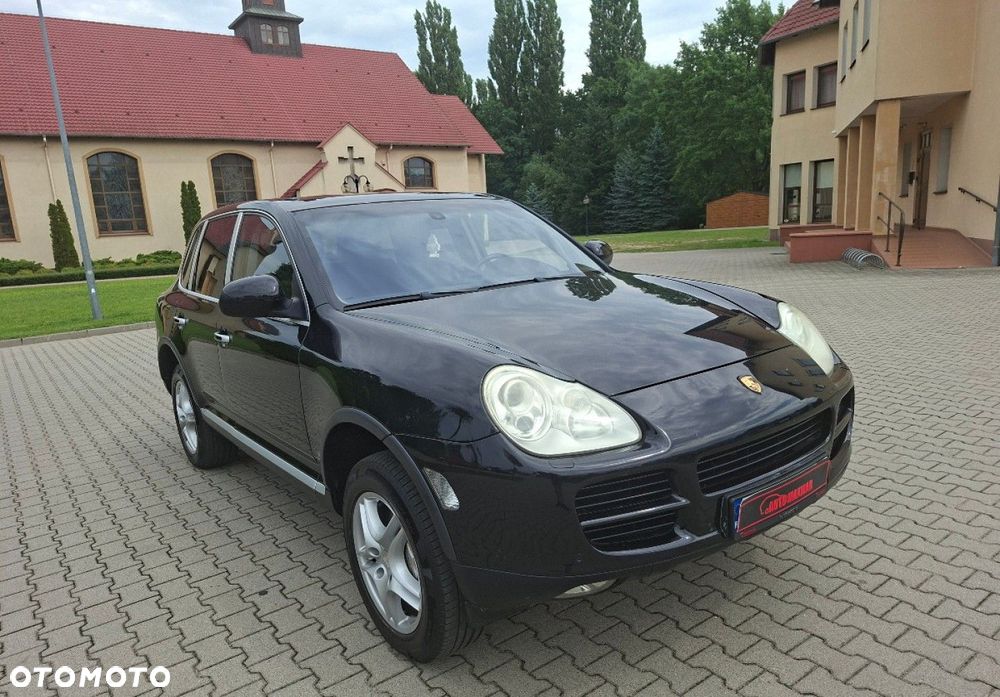 Porsche Cayenne - 1