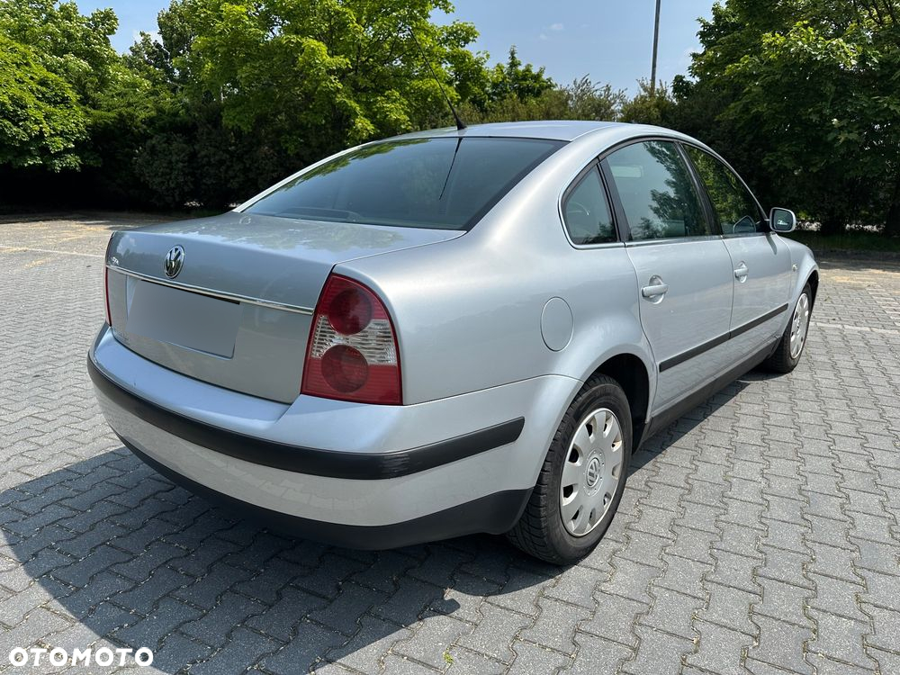 Volkswagen Passat 1.8T Comfortline - 4