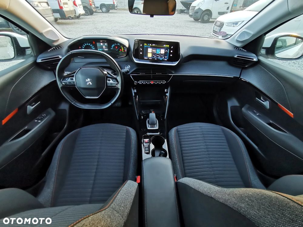 Peugeot 208 - 5
