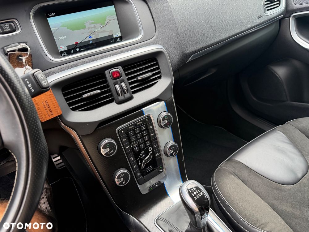 Volvo V40 D2 Drive-E R-Design Momentum - 9