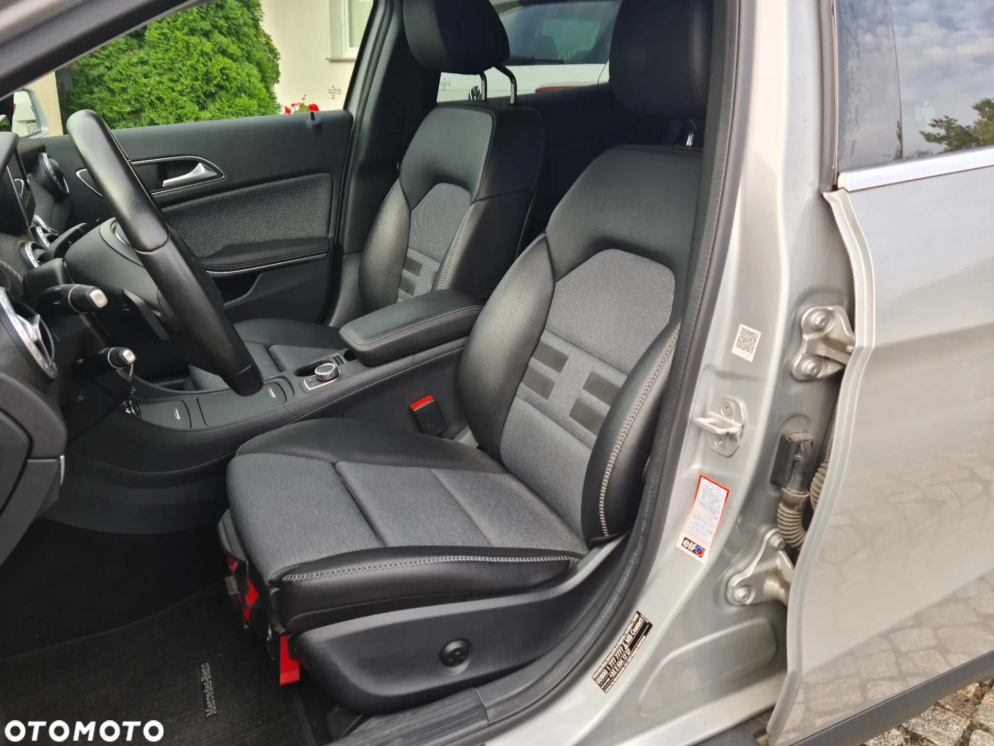 Mercedes-Benz GLA - 34