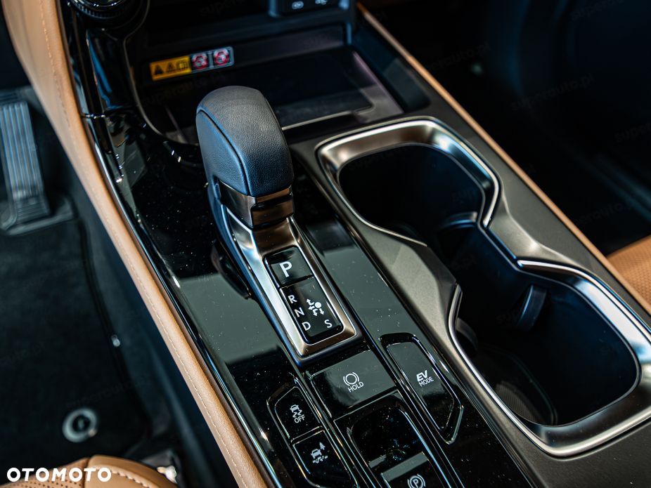 Lexus NX 350h Omotenashi AWD - 16