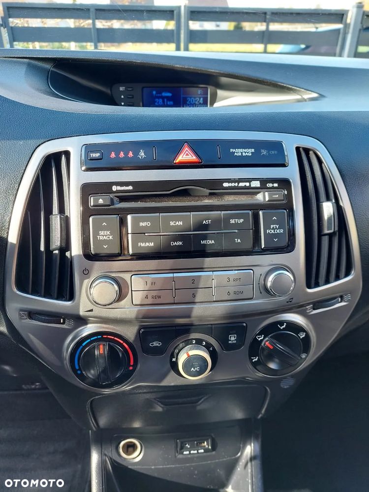 Hyundai i20 1.25 Wersja Jubileuszowa - 17