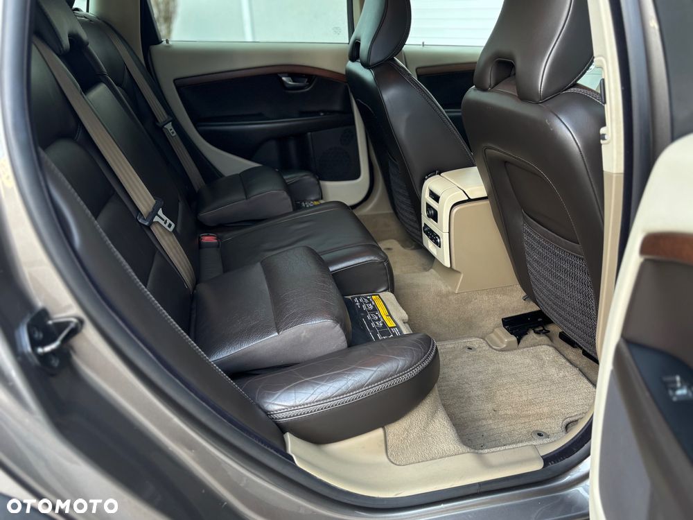 Volvo XC 70 D5 AWD Summum - 24