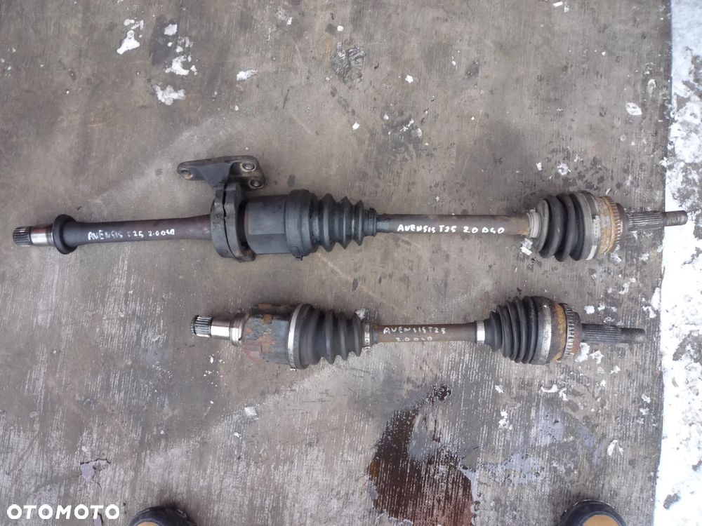 TOYOTA AVENSIS T25 2.0 D4D PÓŁOŚ LEWA LUB PRAWA - 1