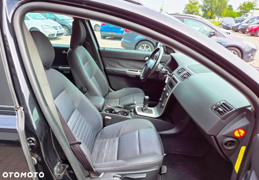 Volvo V50 - 24