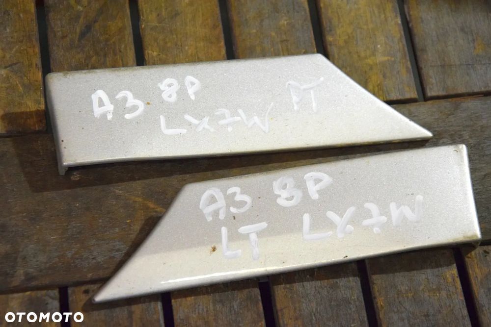 AUDI A3 8P 5d Sportback Listwa błotnika tylnego Lewy TYŁ LX7W - 1