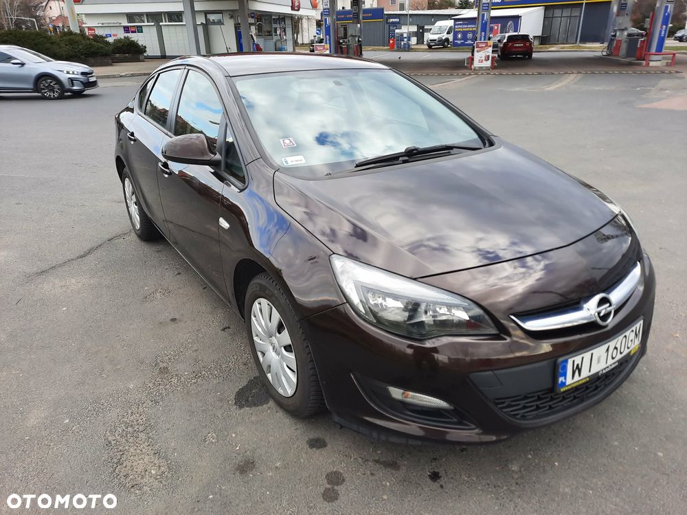 Opel Astra 1.6 EU6 - 1
