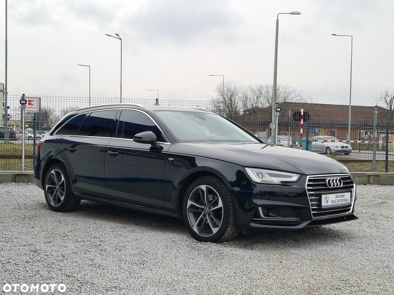 Audi A4 Avant 2.0 TDI DPF clean diesel multitronic S line Sportpaket - 8