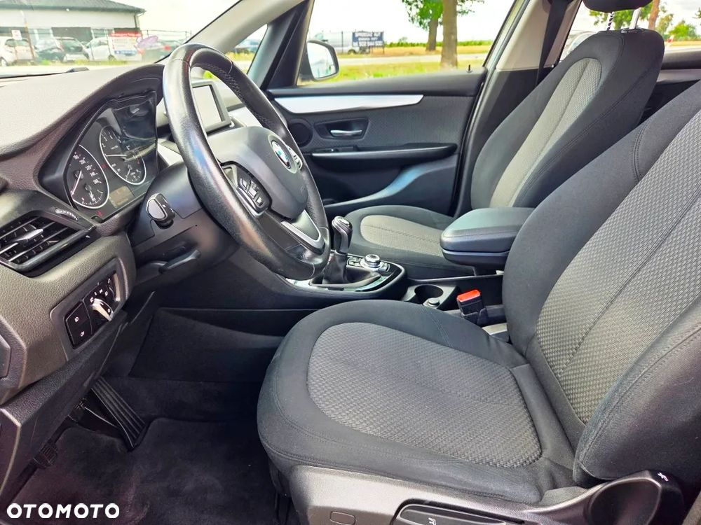 BMW Seria 2 218i Luxury Line - 28