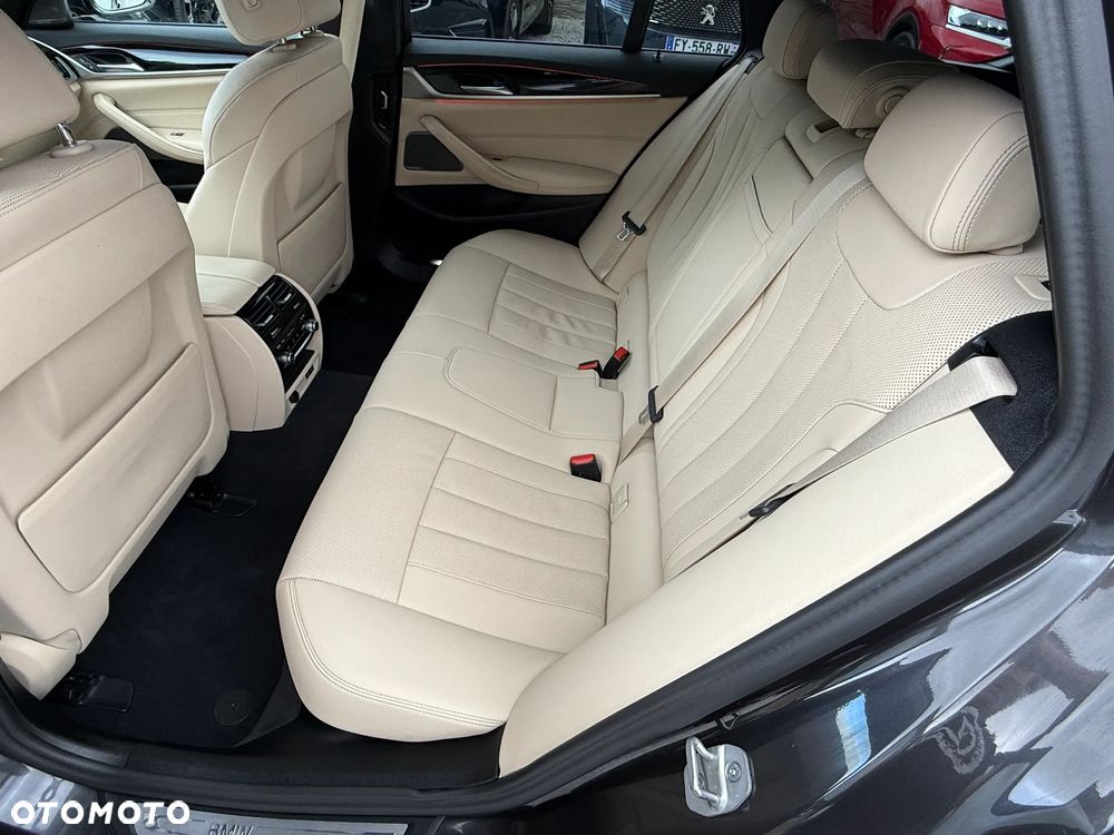 BMW Seria 5 520d Luxury Line - 31