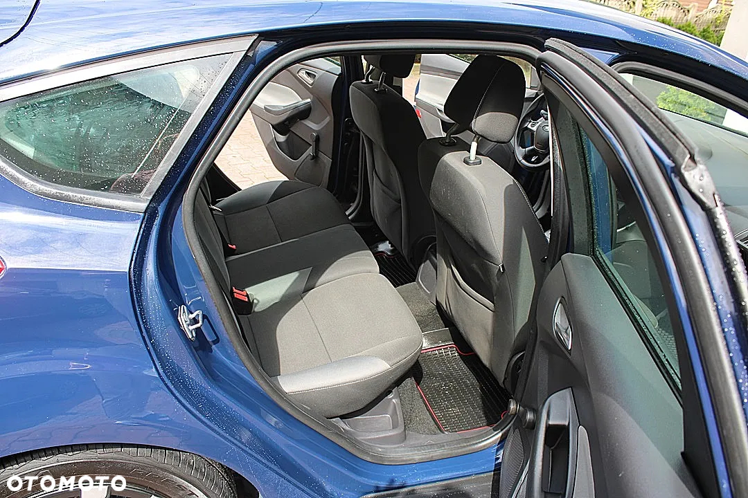 Ford Focus 1.6 Ambiente - 11