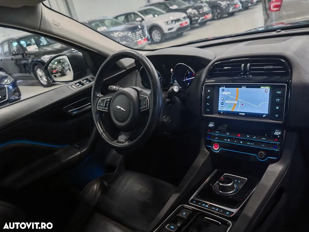 Jaguar F-Pace 20d AWD Aut. Prestige - 9