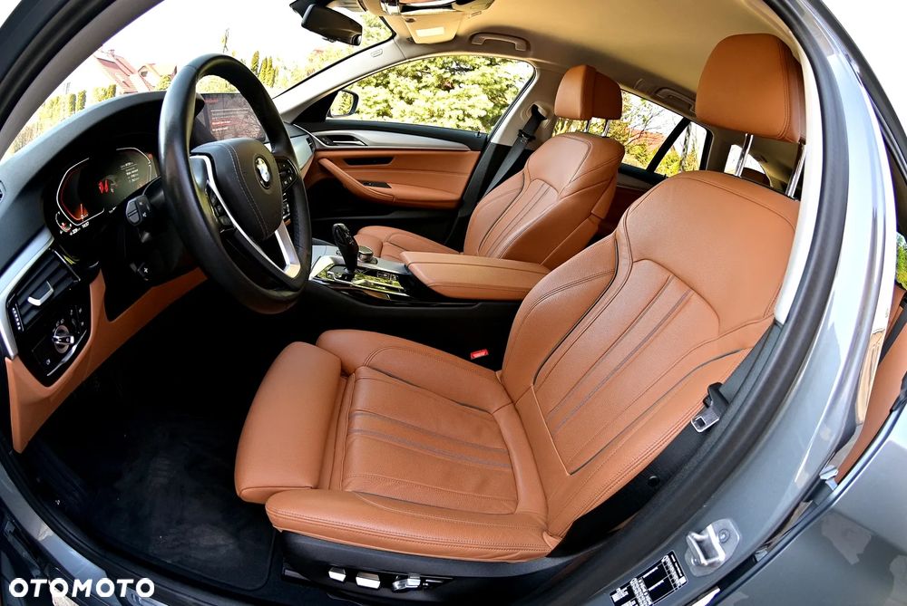 BMW Seria 5 520i - 11