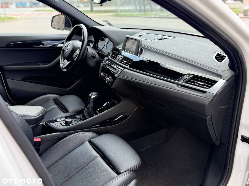BMW X2 xDrive20i Advantage Plus - 12