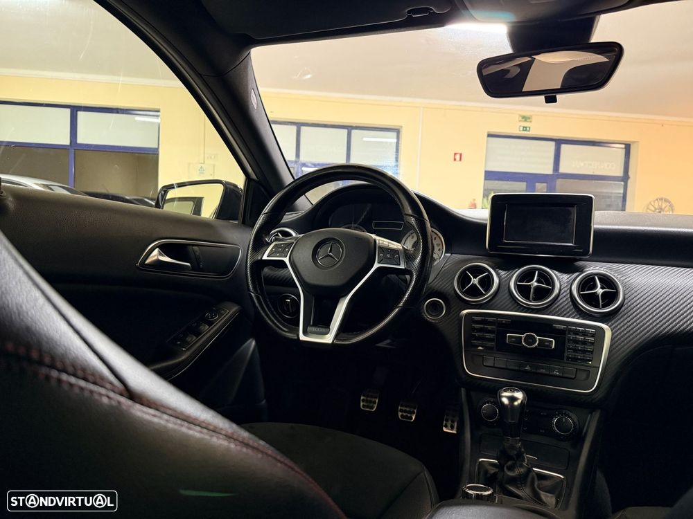 Mercedes-Benz A 180 d AMG Line - 33