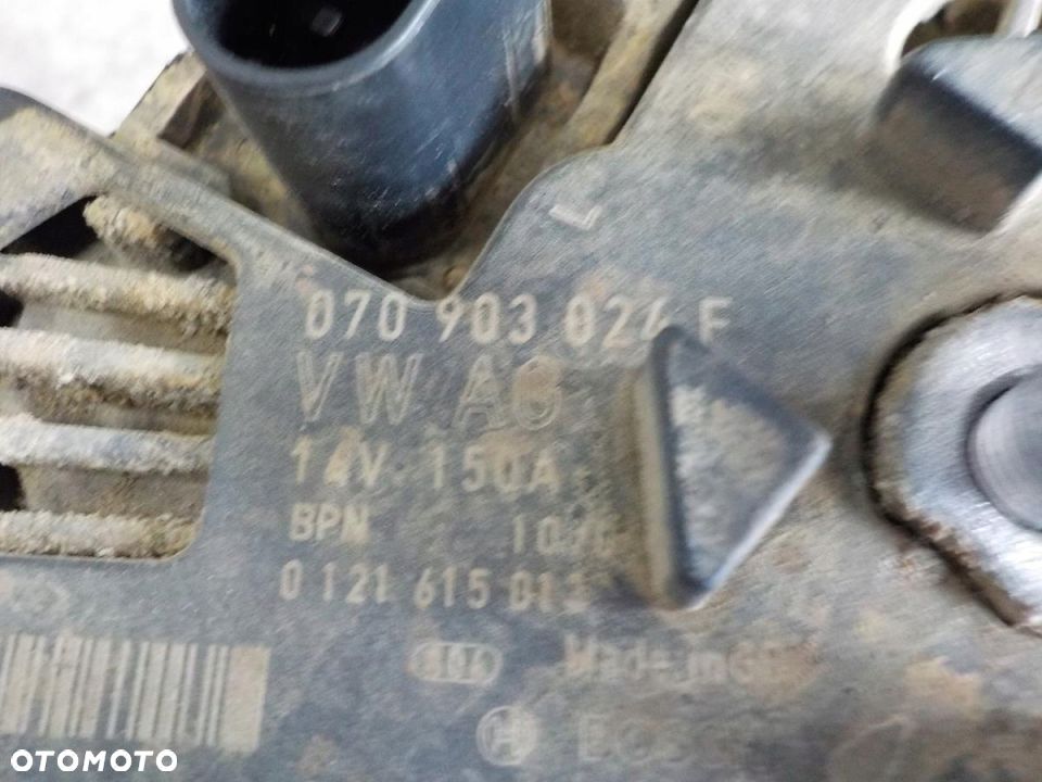 VW T5 2.5 TDI ALTERNATOR 070903024F - 4