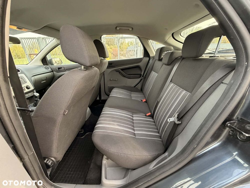 Ford Focus 1.6 TDCi Ambiente - 10
