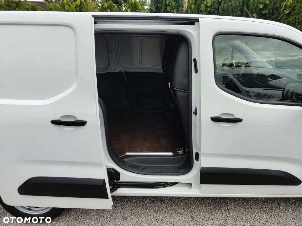 Opel COMBO XL Maxi 2020r L2 1.5 Diesel - 32