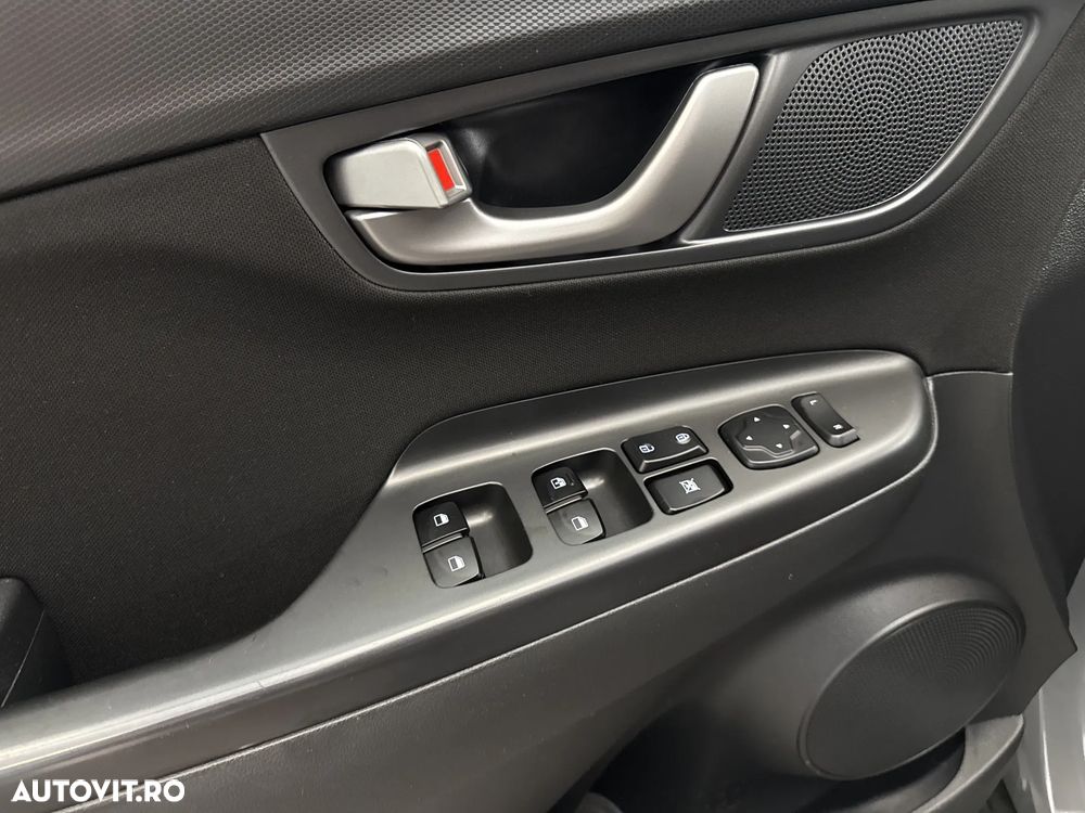 Hyundai KONA - 15