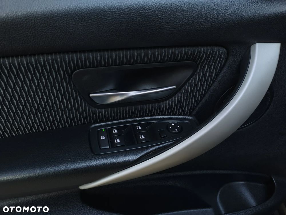 BMW Seria 3 - 25