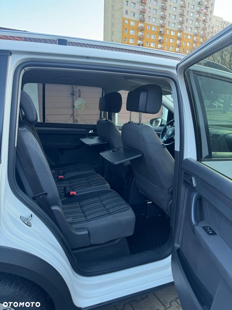 Volkswagen Touran - 25