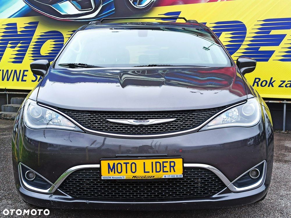 Chrysler Pacifica - 2