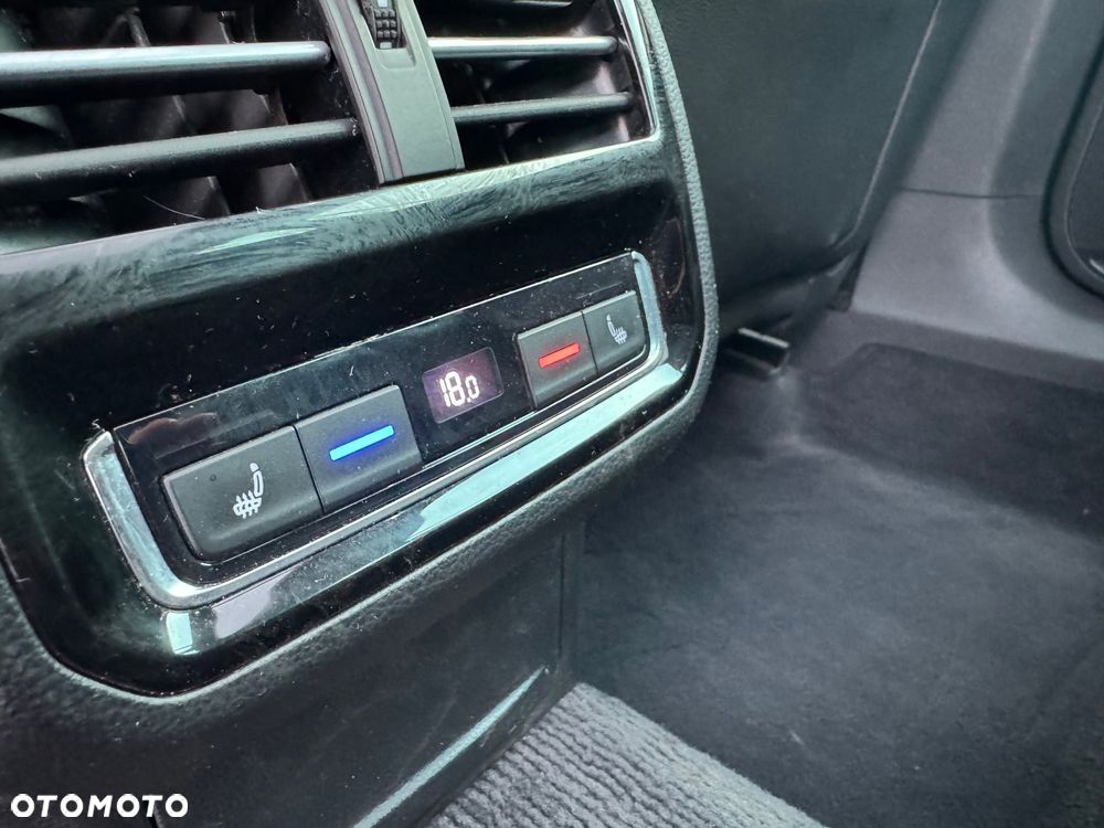 Volkswagen Passat 2.0 TDI SCR DSG Highline - 28