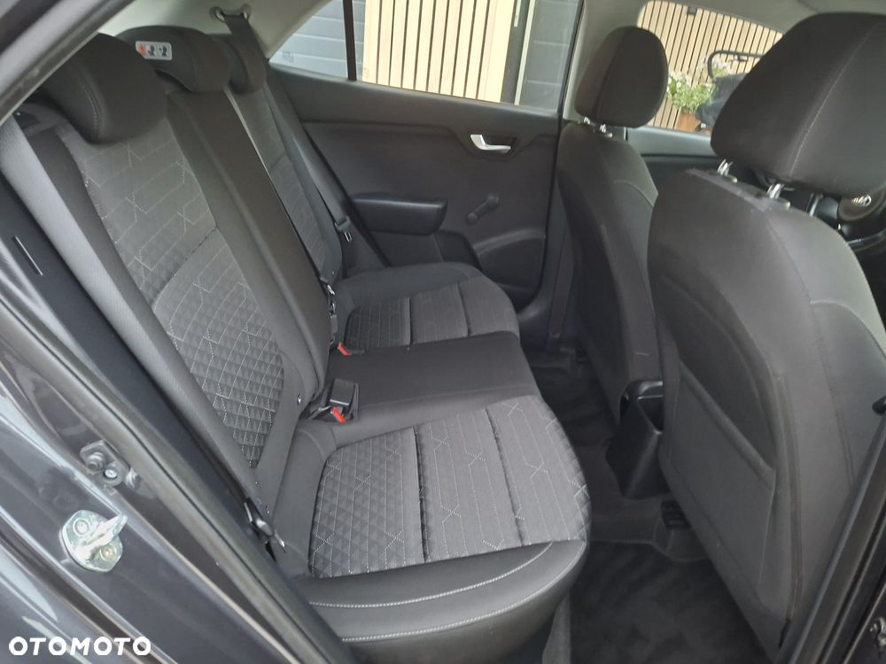 Kia Rio - 12