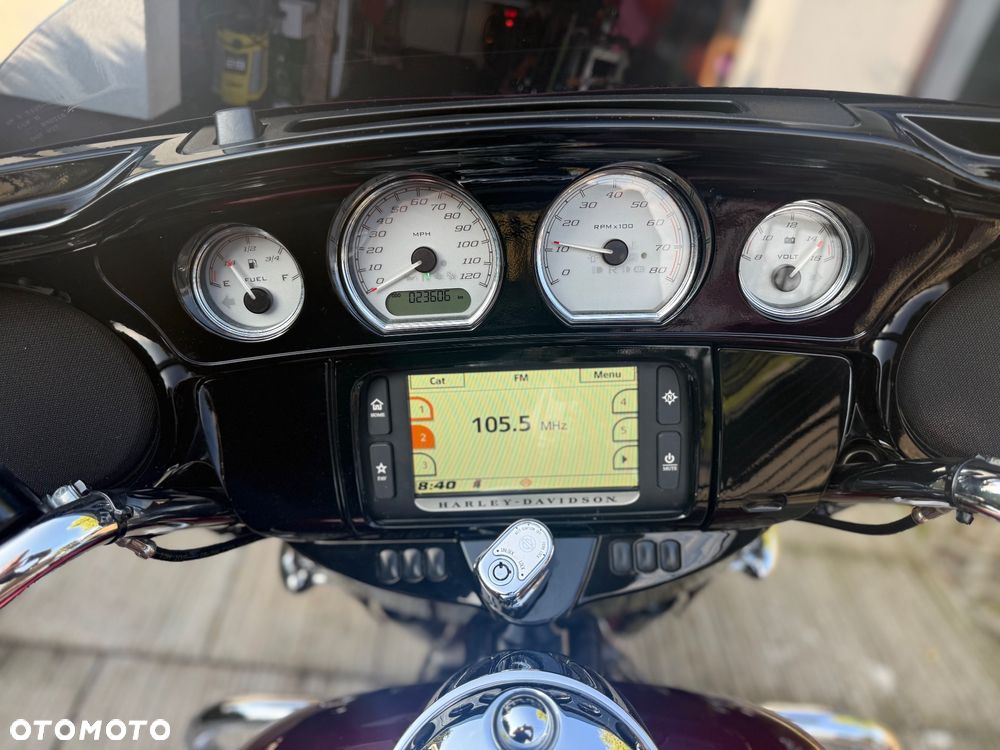 Harley-Davidson Touring Street Glide - 10