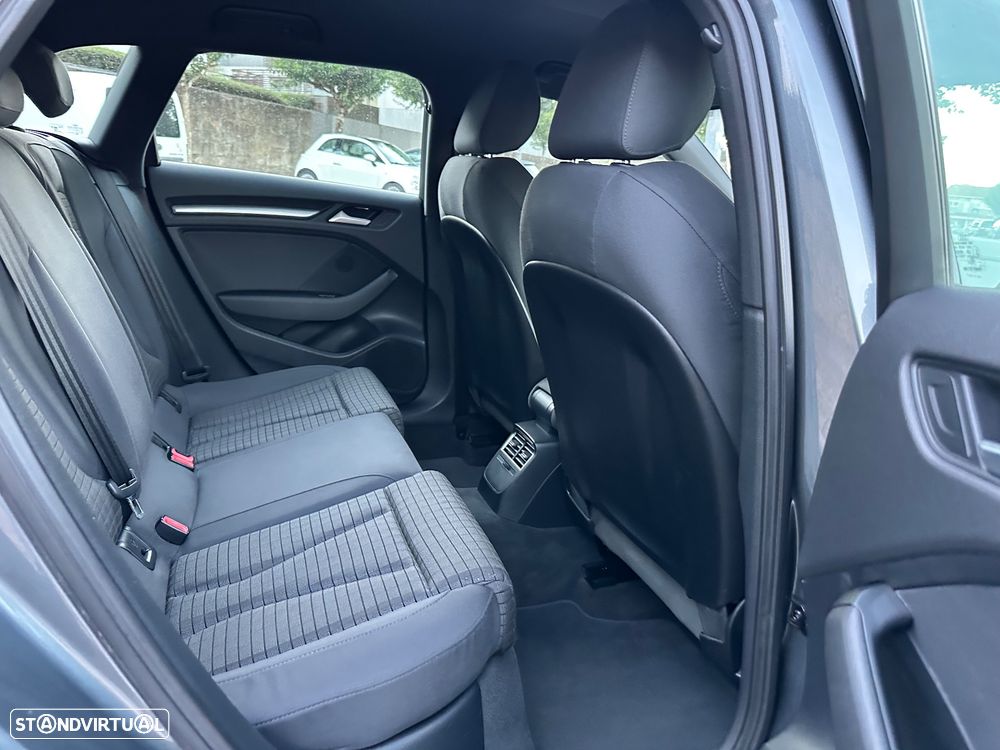 Audi A3 Sportback 1.6 TDI S-line - 43