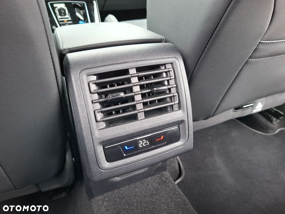 Volkswagen Golf - 28