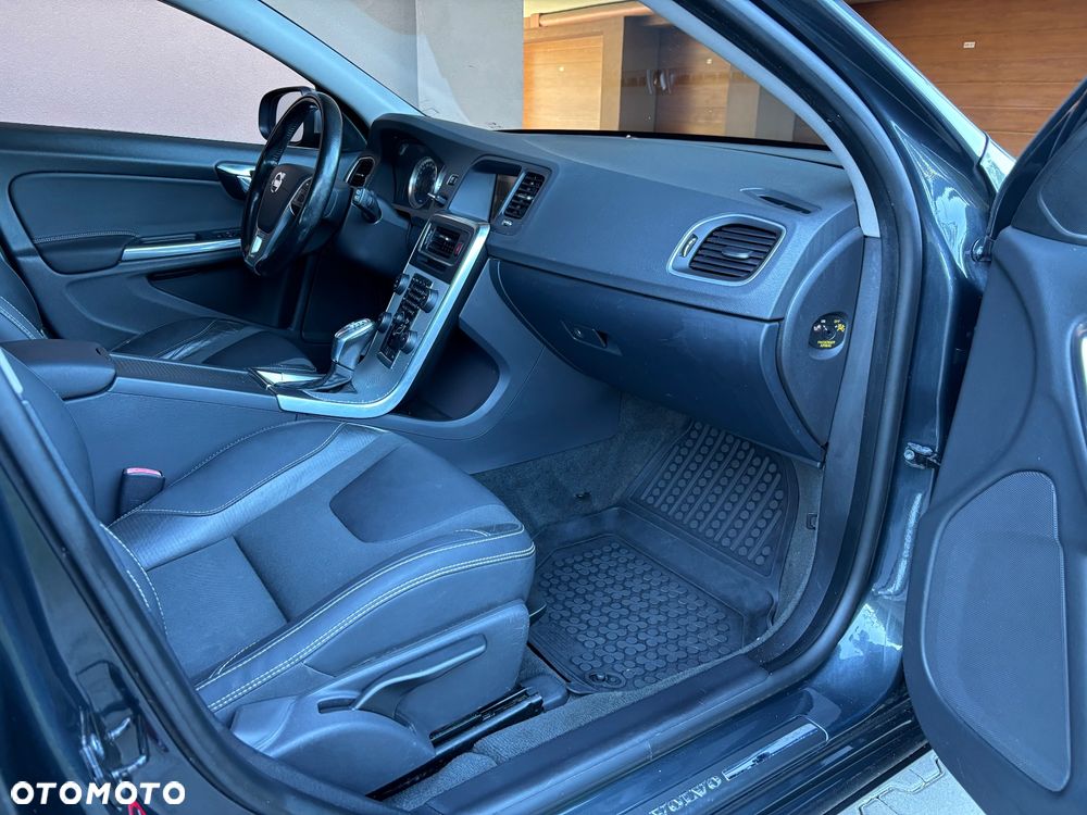 Volvo V60 D3 Geartronic R-Design - 15