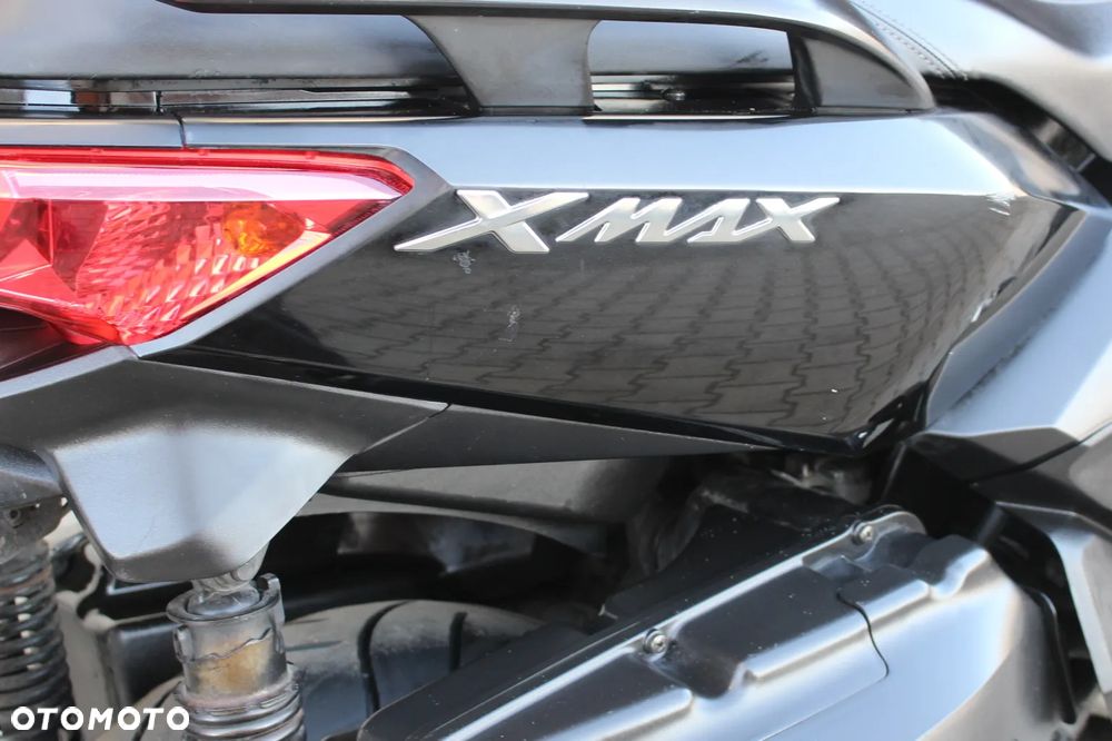 Yamaha X-max - 12