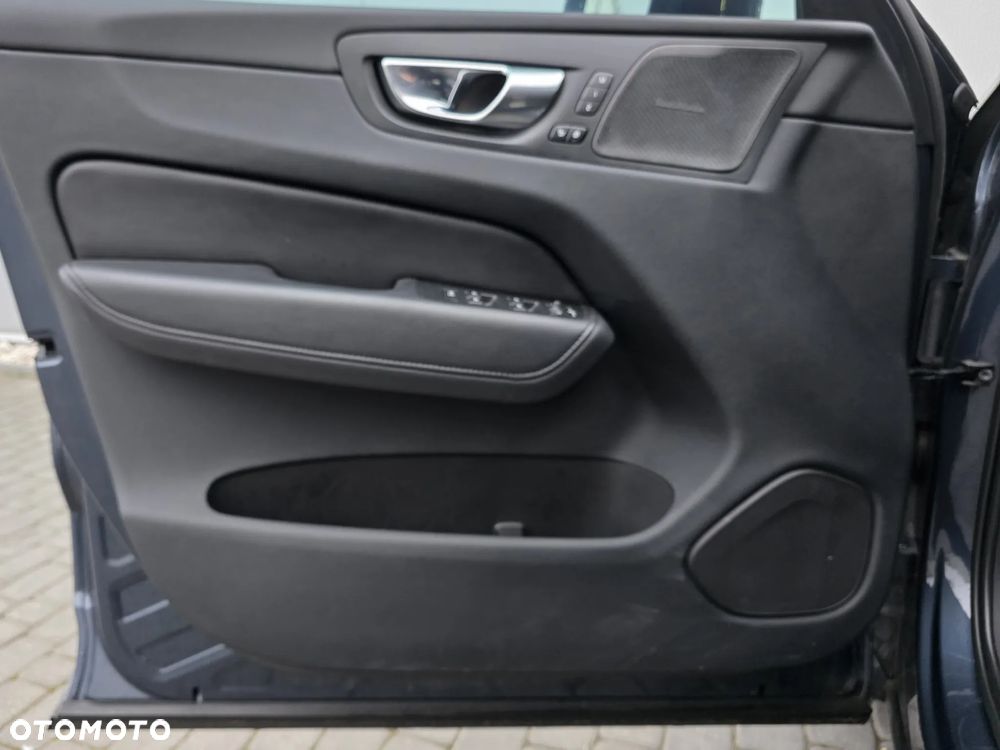 Volvo XC 60 B5 B AWD Plus Bright - 13