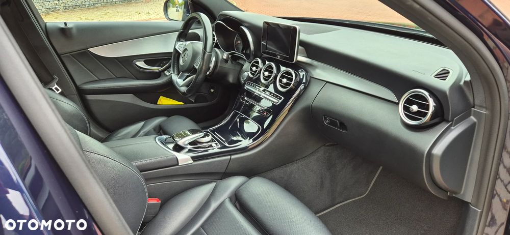 Mercedes-Benz Klasa C 200 d 9G-TRONIC AMG Line - 23