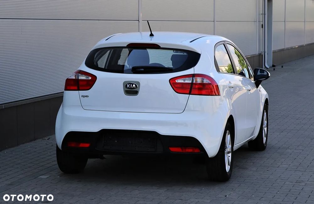 Kia Rio 1.2 L - 10