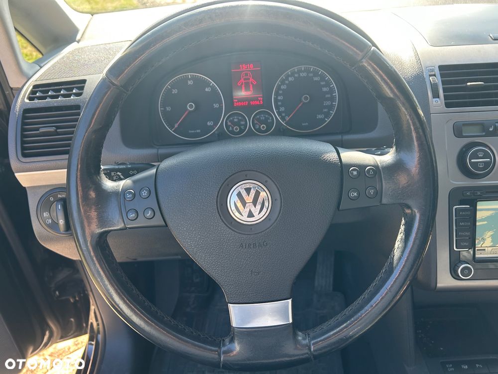 Volkswagen Touran 1.9 TDI Highline - 19