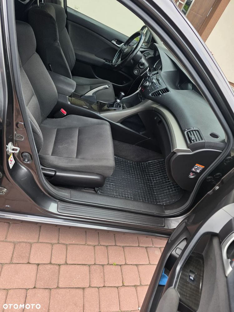Honda Accord 2.0 Executive - 17