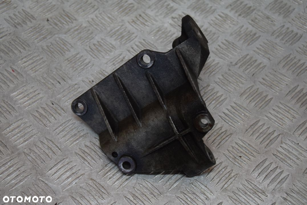 JEEP GRAND CHEROKEE WJ ŁAPA ALTERNATORA - 4