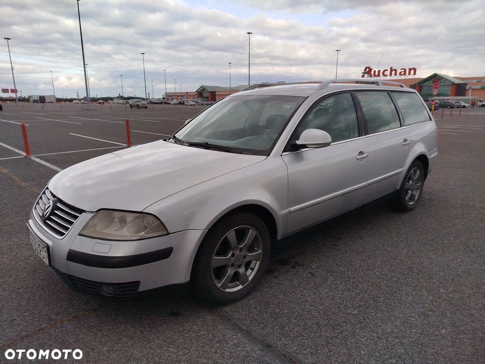 Volkswagen Passat - 1