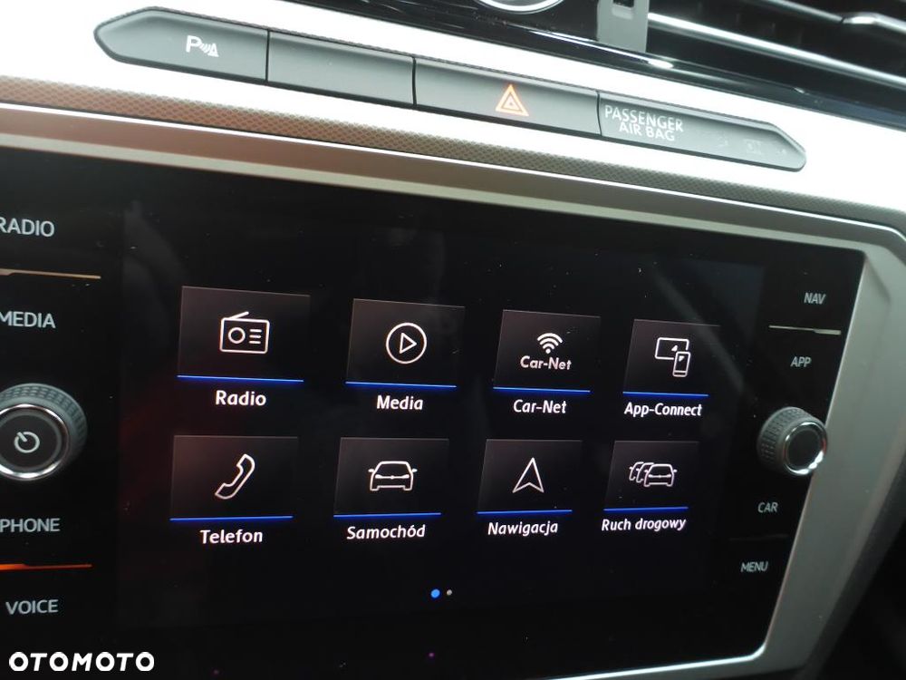 Volkswagen Passat - 13