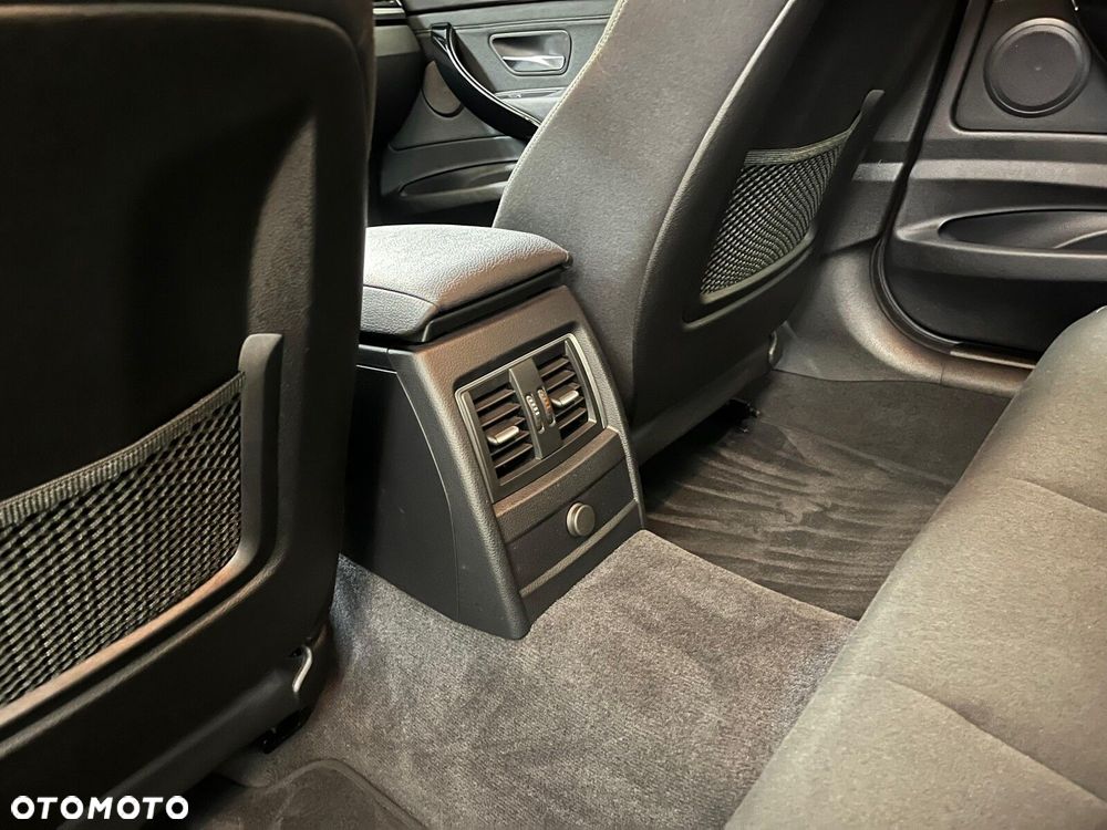 BMW Seria 3 318d Advantage - 28