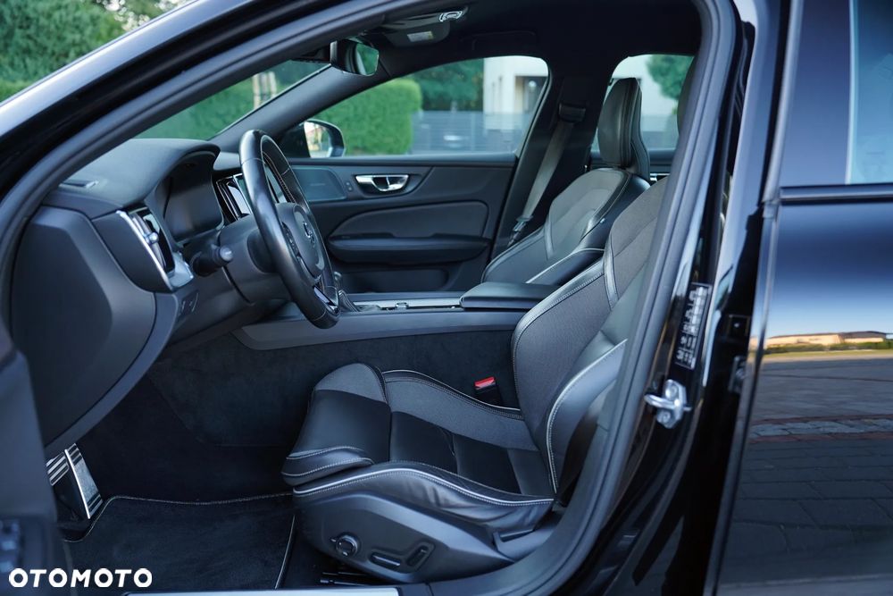 Volvo S60 T5 R-Design - 18