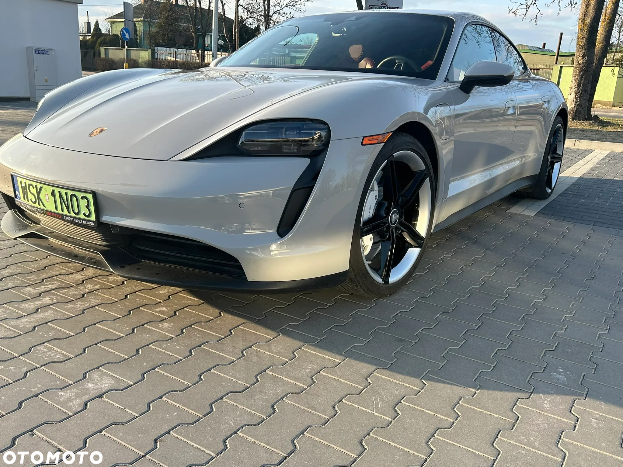 Porsche Taycan Performance Plus - 6