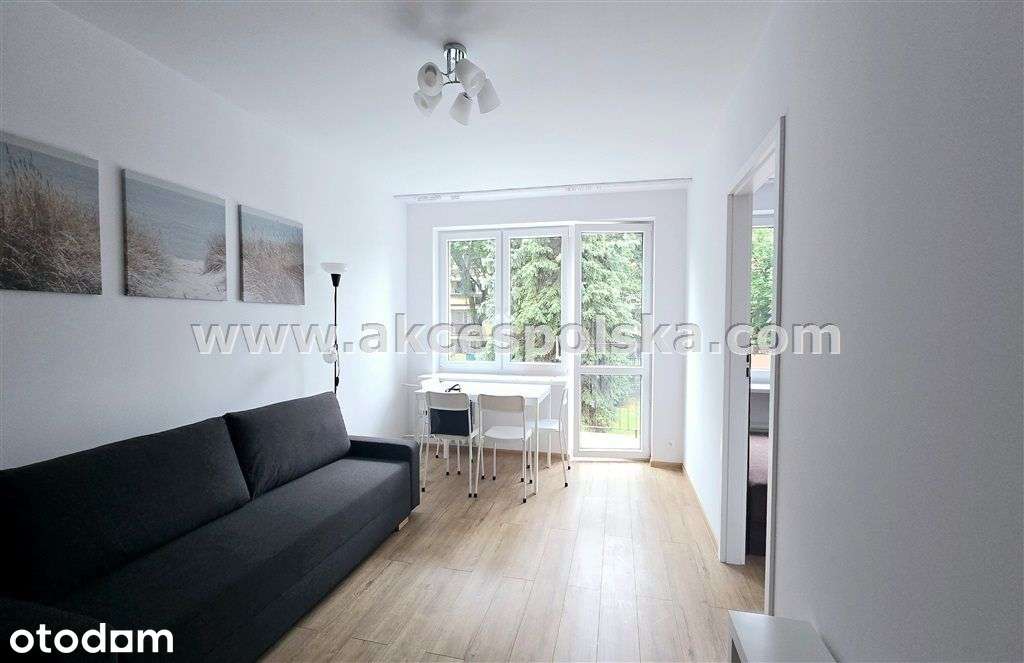 pokój dzienny z małą sypialnią, balkon, ciche