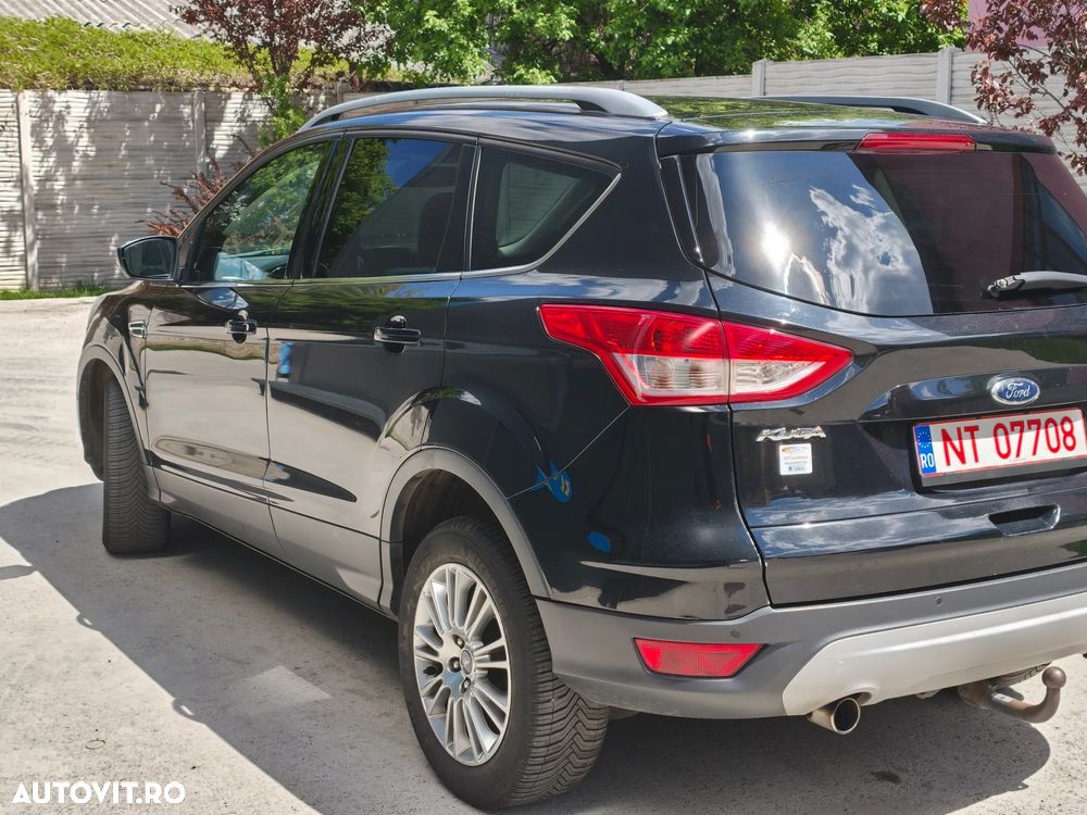 Ford Kuga 1.6 EcoBoost 2x4 Titanium - 4