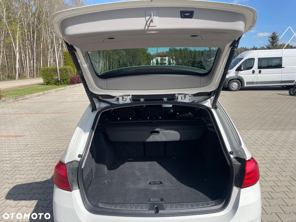 BMW Seria 3 320d Edition Luxury Line Purity - 13